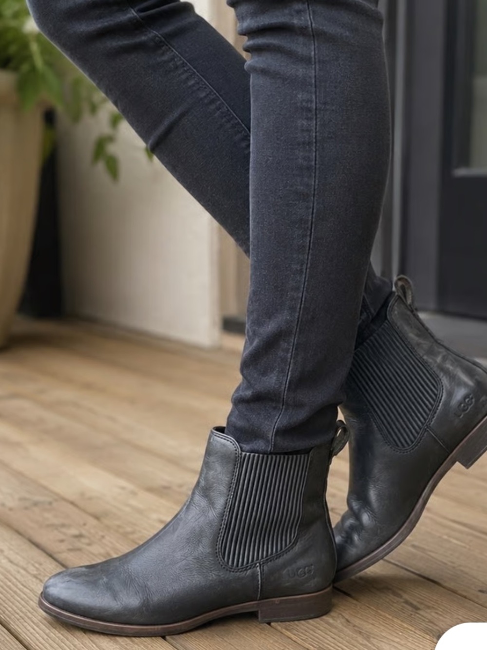 Ugg Deep Gray Chelsea Ankle Boots Sherpa Insole Size 7